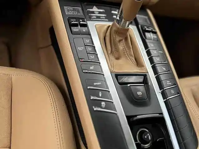 Porsche Macan 2015 — фото 12
