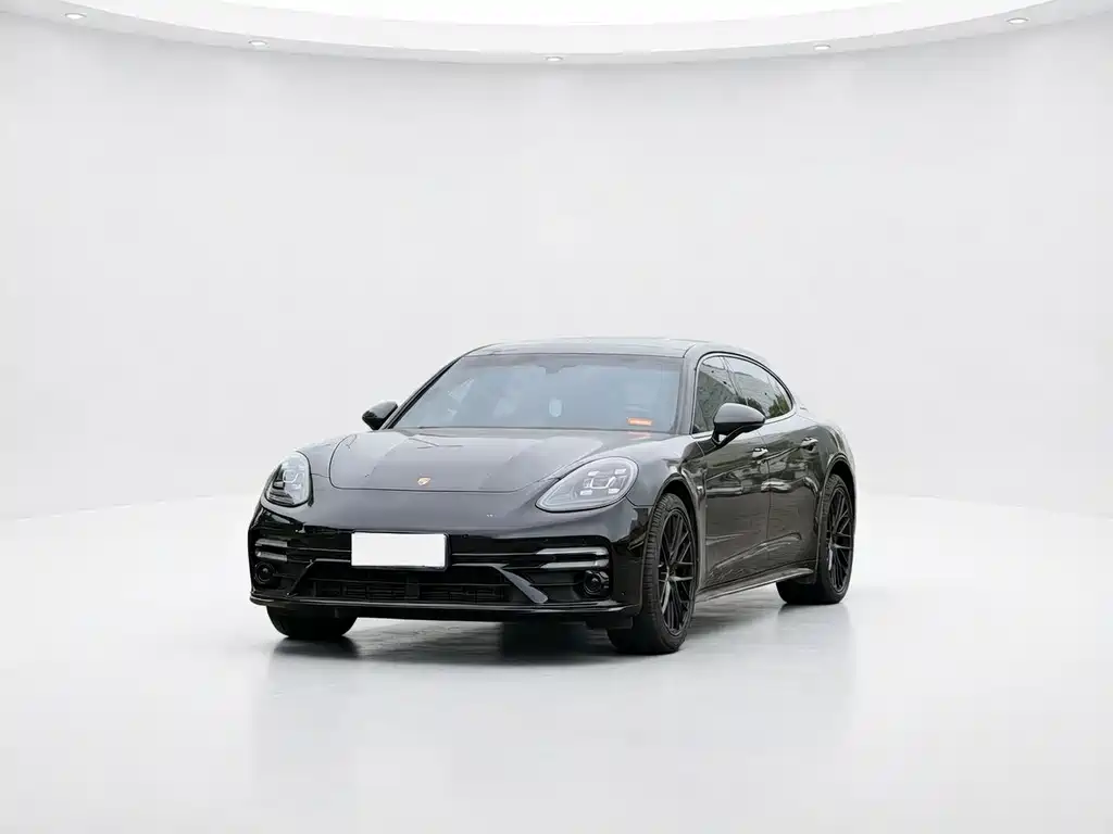 Porsche Panamera 2018 — фото 1