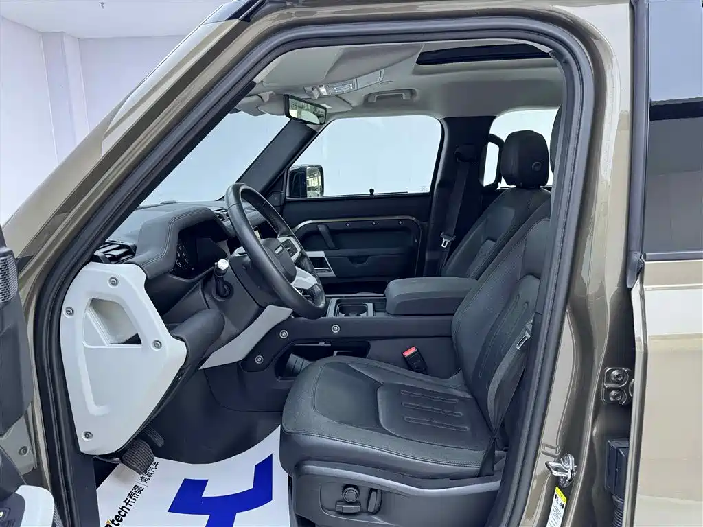 Land Rover Defender 2020 — фото 18