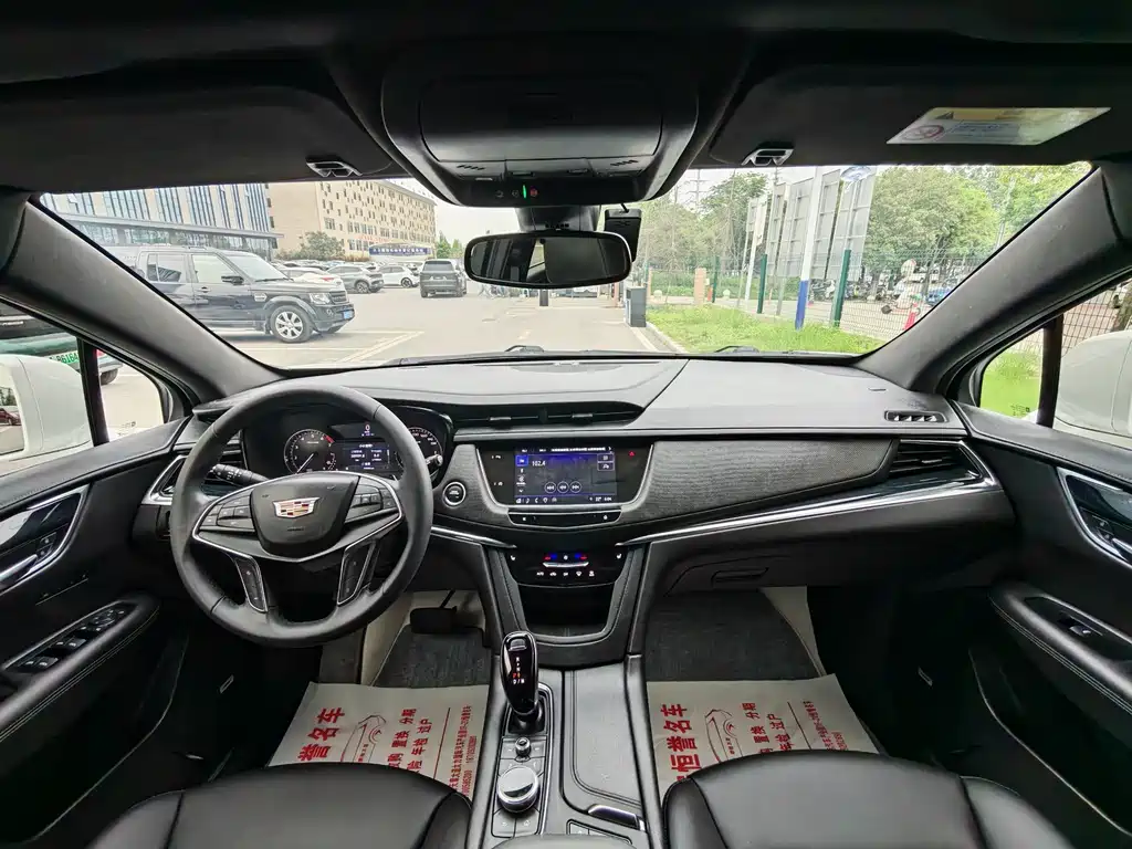 Cadillac XT5 2023 — фото 16