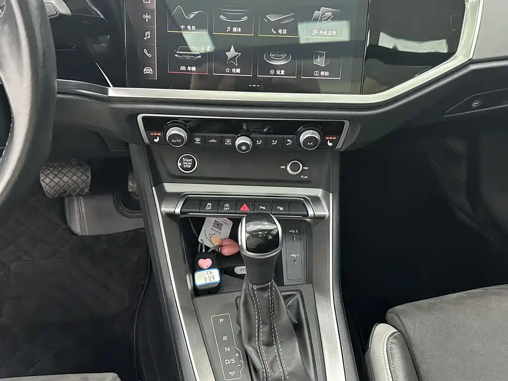 Audi Q3 2023 — фото 14