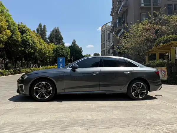 Audi A4L 2021