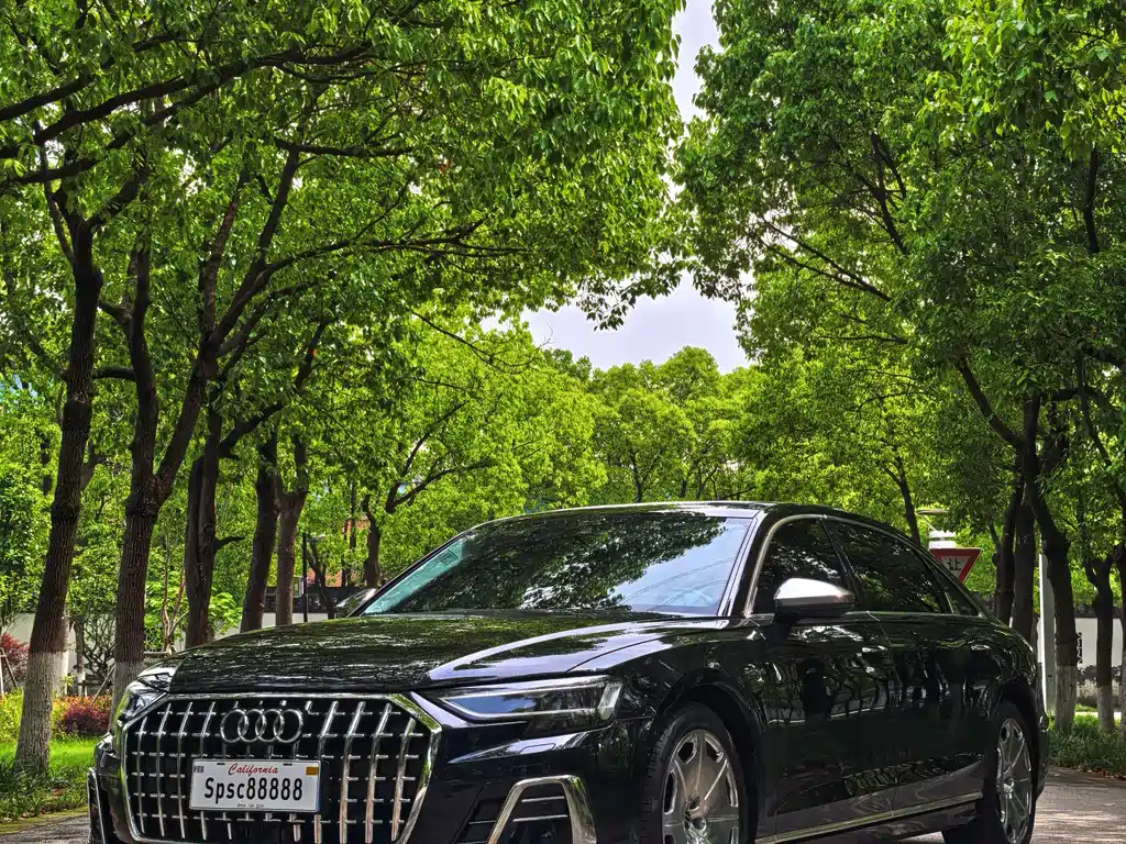 Audi A8 2025 — фото 1