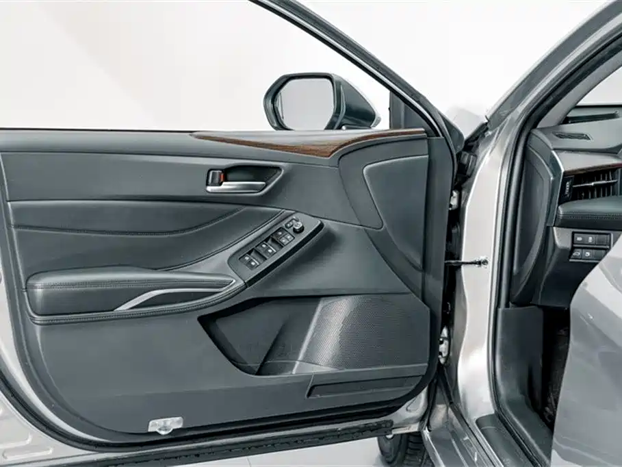 Toyota Avalon 2022 — фото 15