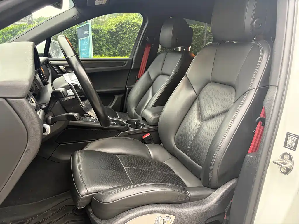 Porsche Macan 2020 — фото 9