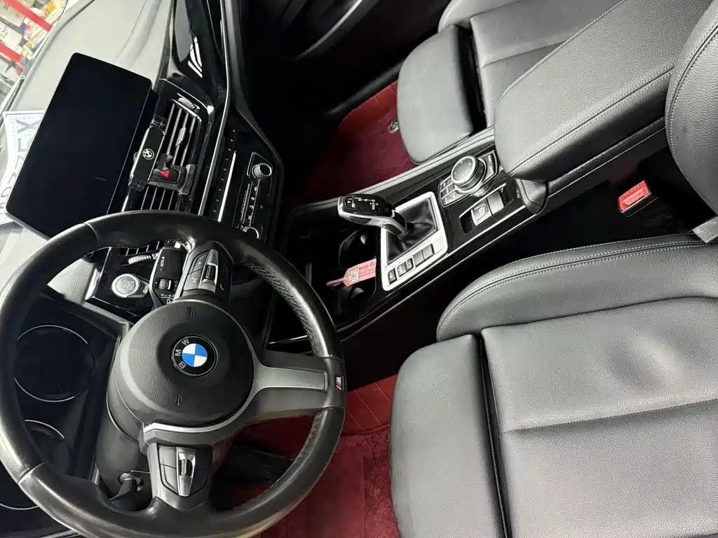 BMW 1 Series 2021 — фото 9
