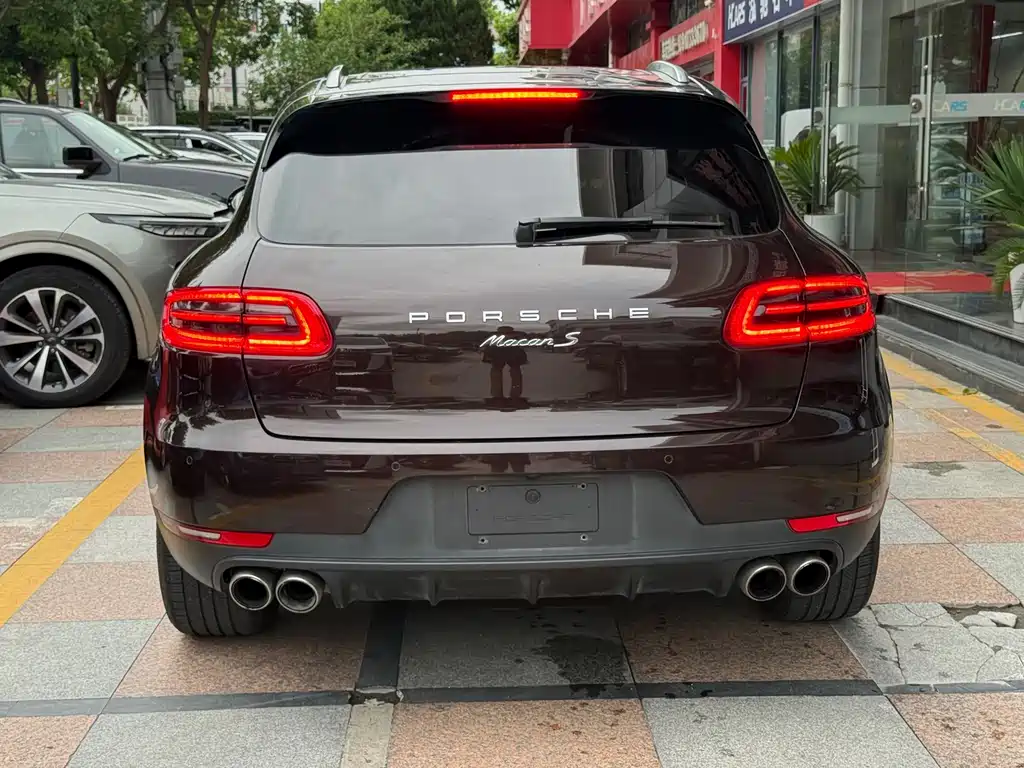 Porsche Macan 2018 — фото 19