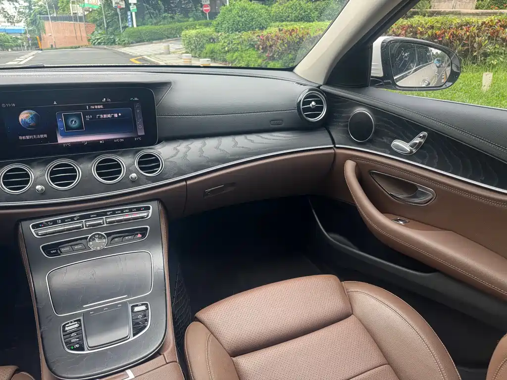 Mercedes-Benz E-Class 2019 — фото 14