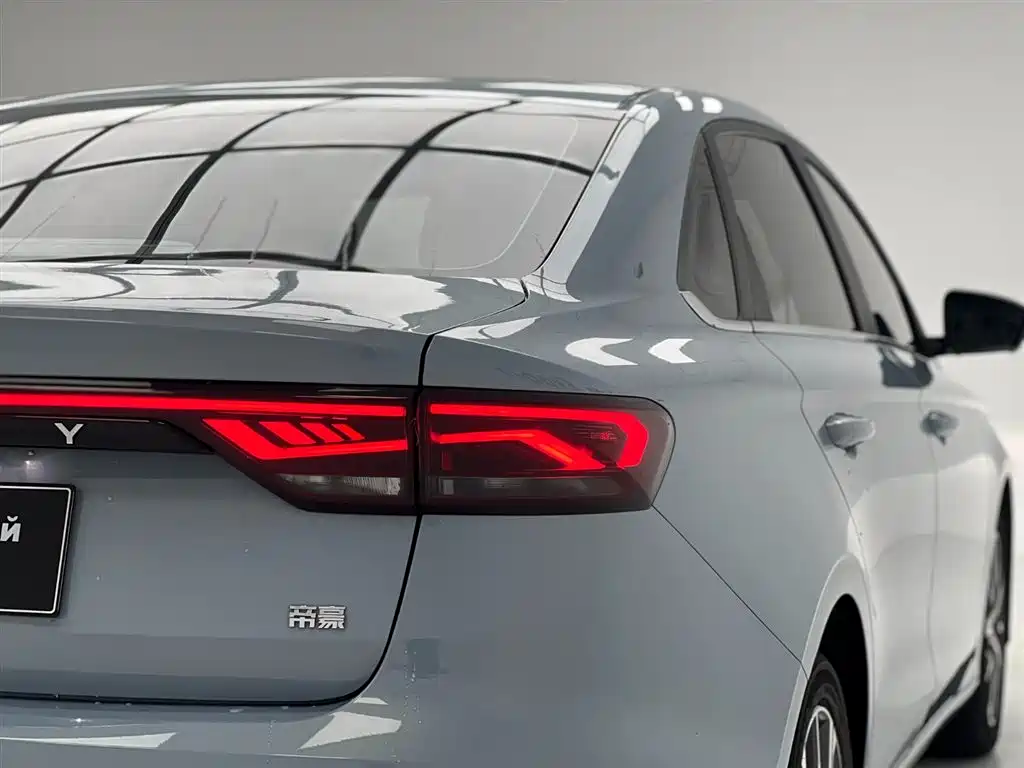 Geely Emgrand 2023 — фото 12