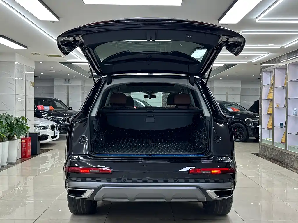 Audi Q7 2020 — фото 7