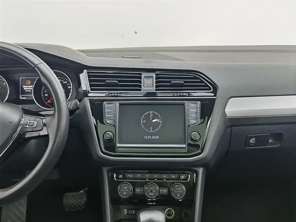 Volkswagen Tiguan L 2017 — фото 12