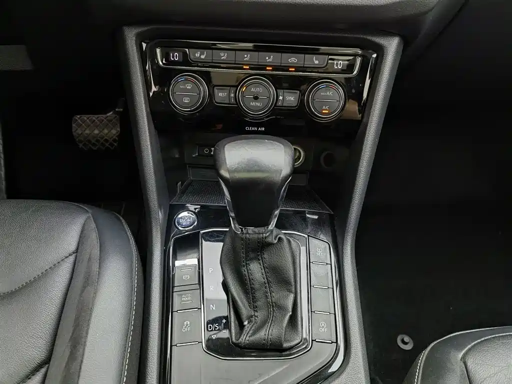 Volkswagen Tiguan L 2017 — фото 13