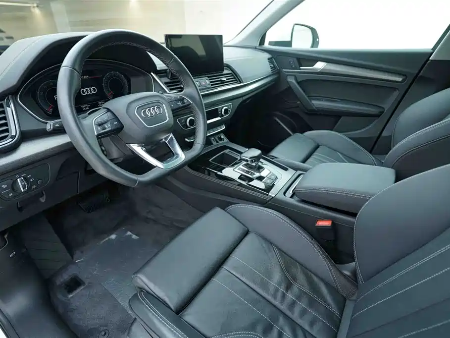 Audi Q5L 2022 — фото 10