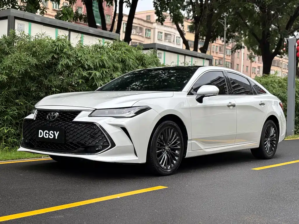 Toyota Avalon 2022 — фото 1