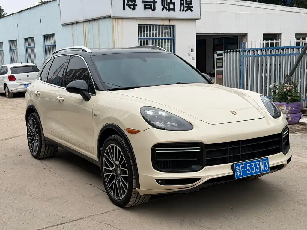 Porsche Cayenne 2017 — фото 3