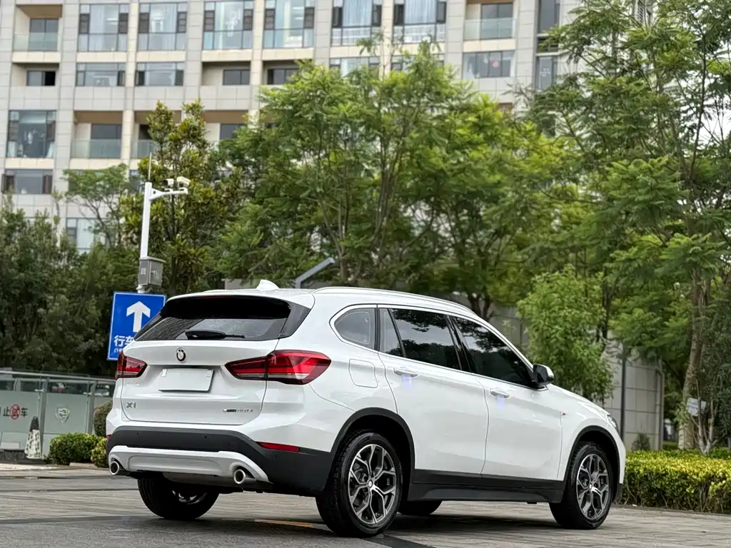 BMW X1 2022 — фото 7