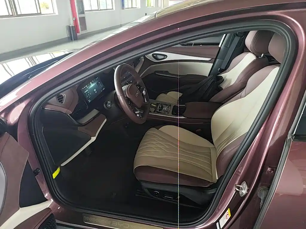 BYD Seal 07 DM-i 2024 — фото 16