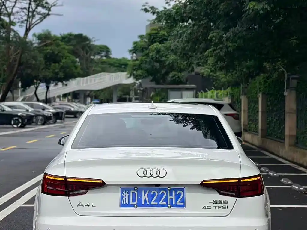 Audi A4L 2018 — фото 4