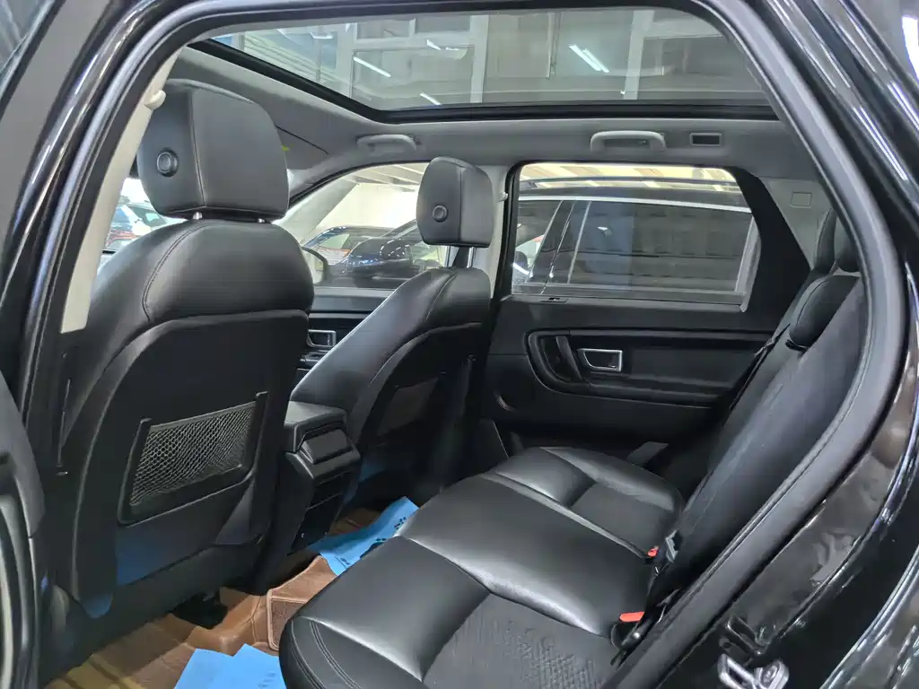 Land Rover Discovery Sport 2017 — фото 9