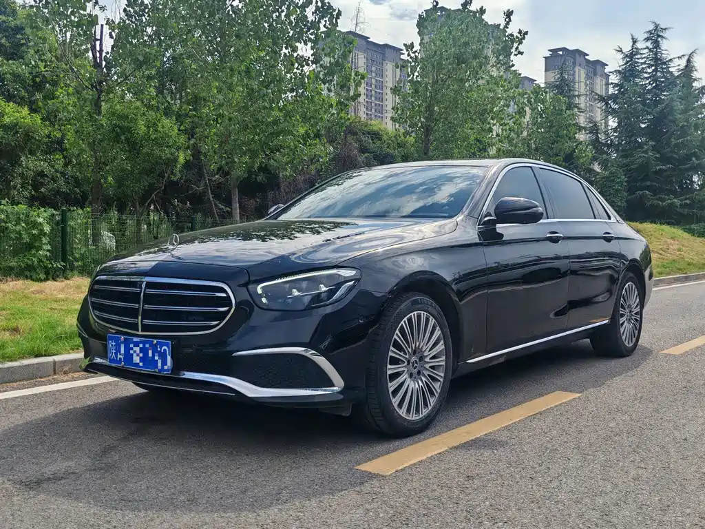 Mercedes-Benz E-Class 2023 — фото 1