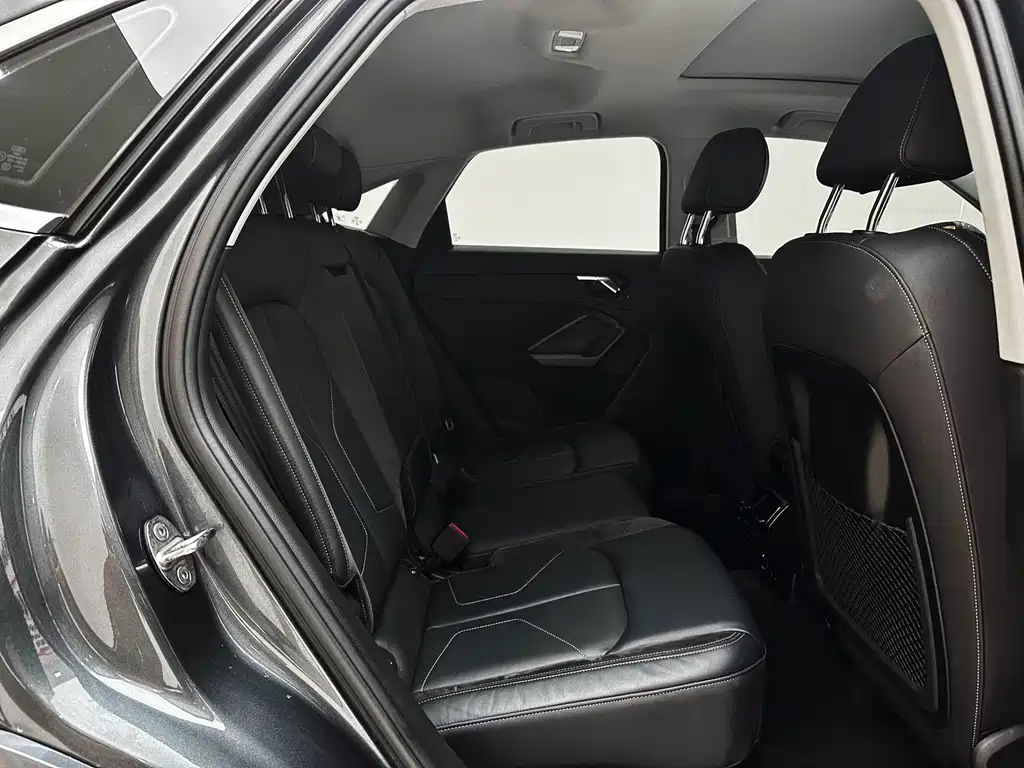 Audi Q3 Sportback 2023 — фото 16