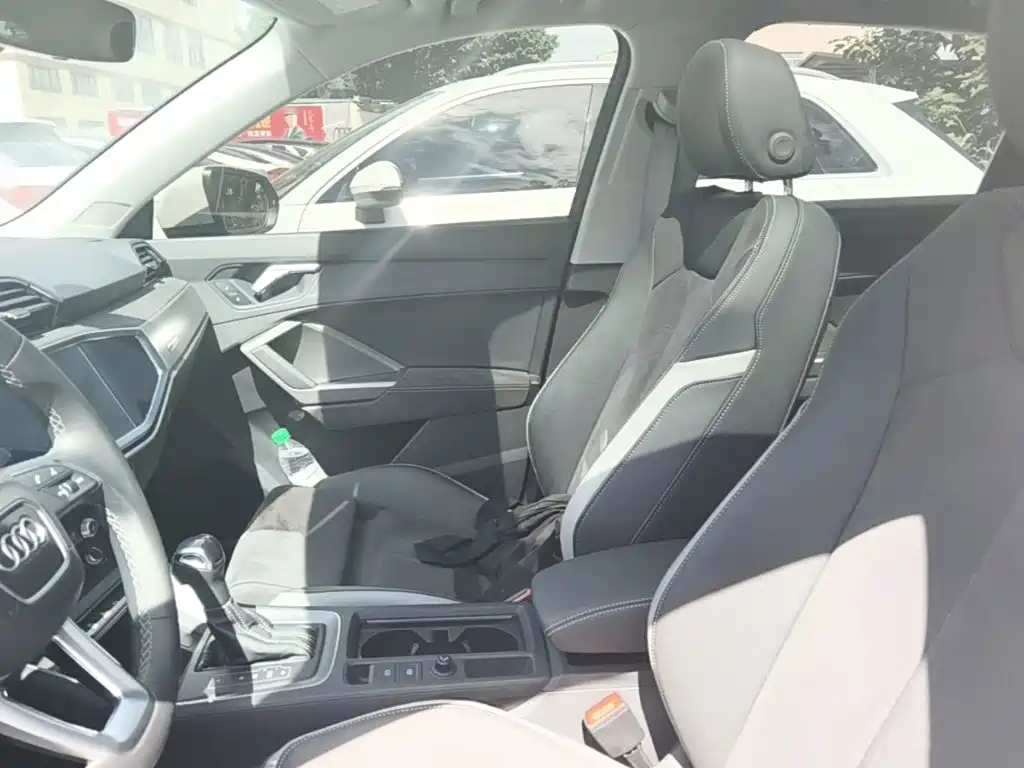 Audi Q3 2023 — фото 15