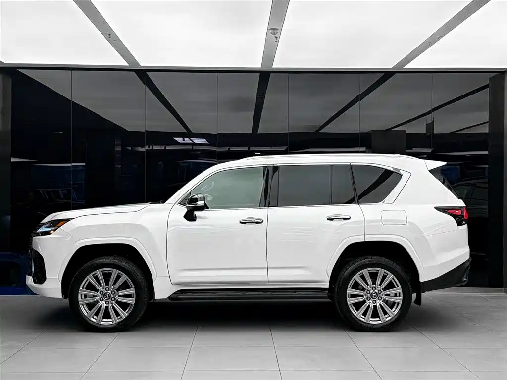 Lexus LX 2024 — фото 3