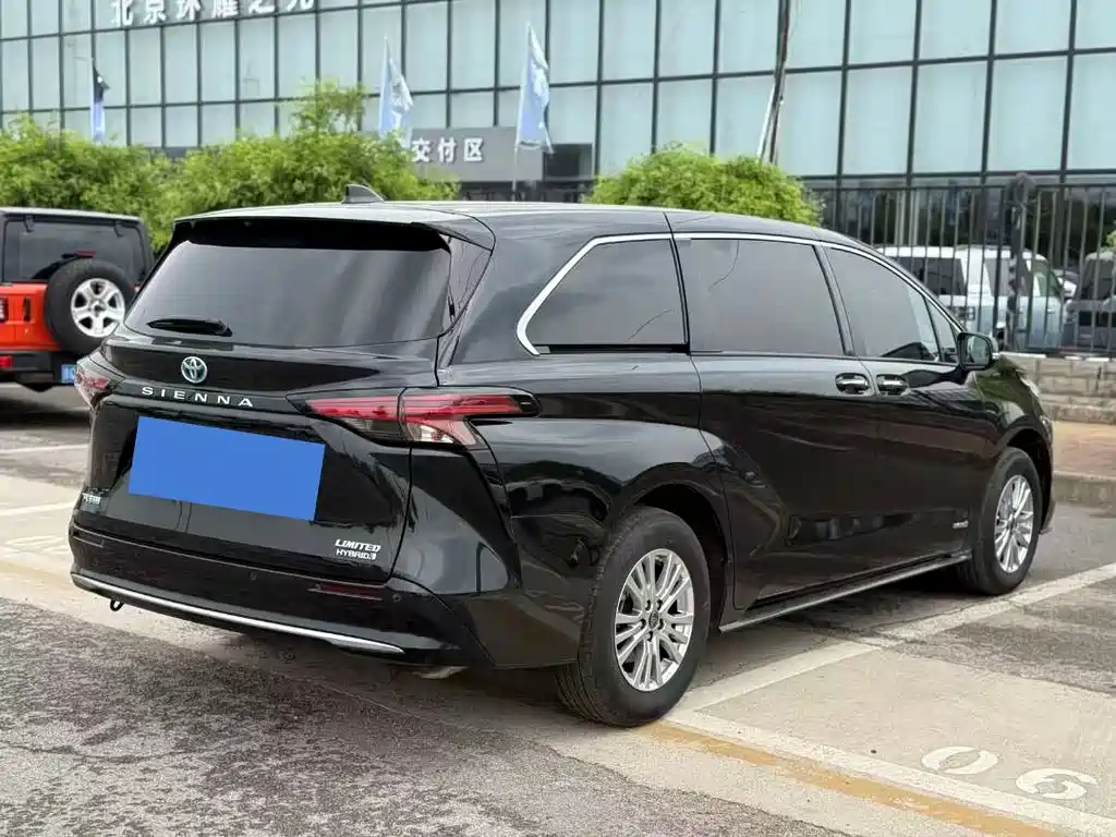 Toyota Sienna 2022