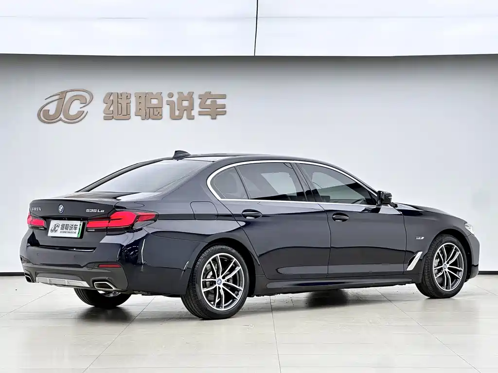 BMW 5 Series New Energy 2022 — фото 16