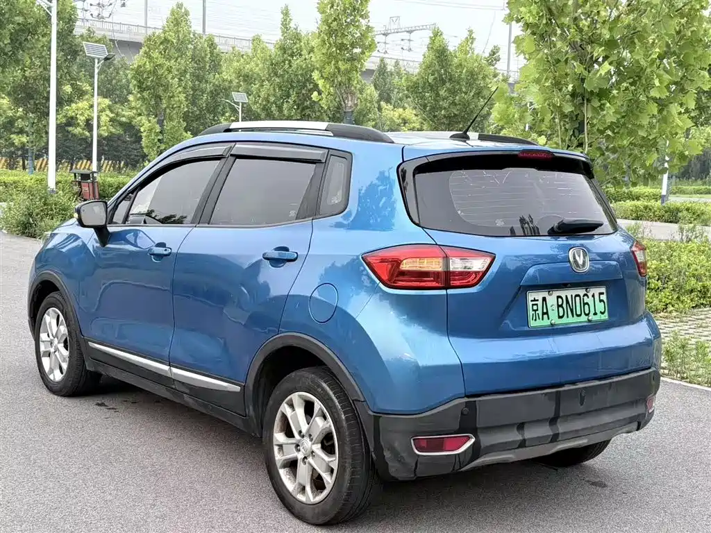 Changan CS15EV 2018 — фото 9