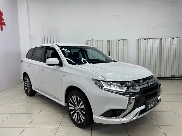 Mitsubishi Outlander 2022