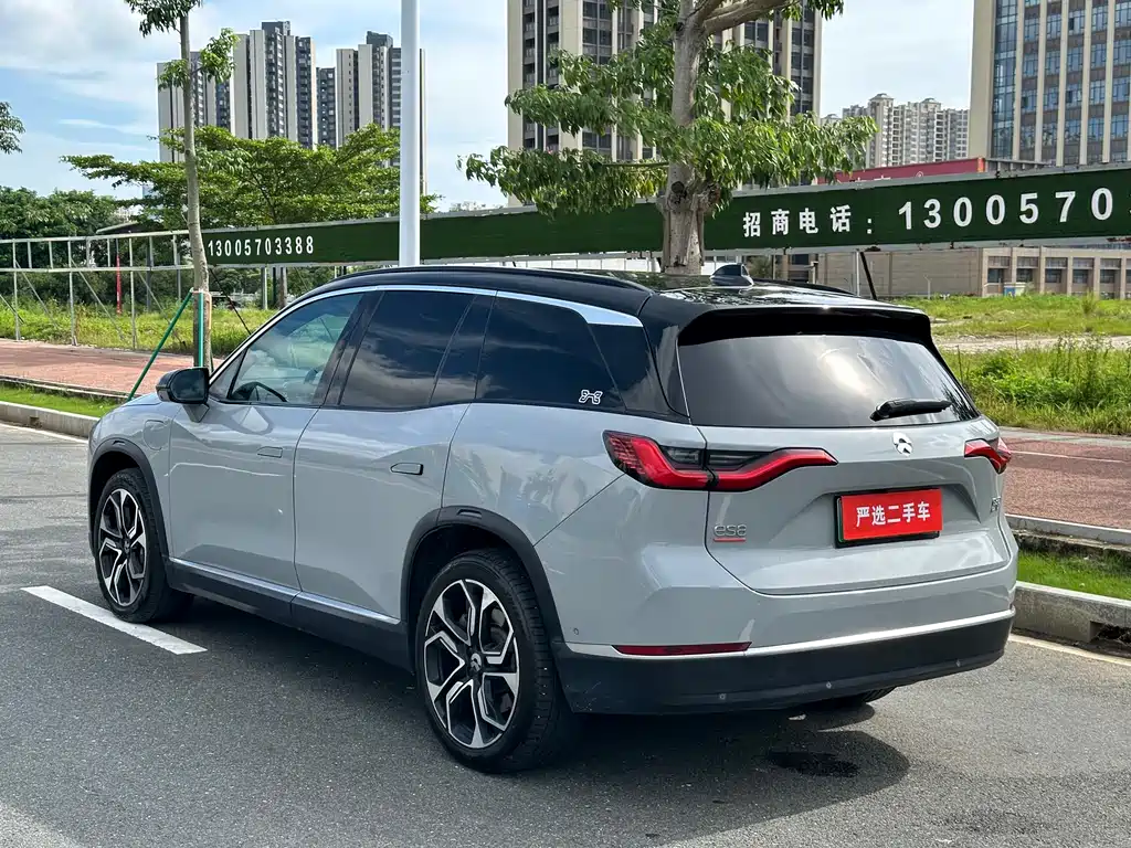 NIO ES8 2022