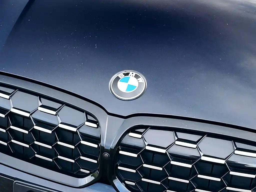 BMW 3 Series 2024 — фото 4