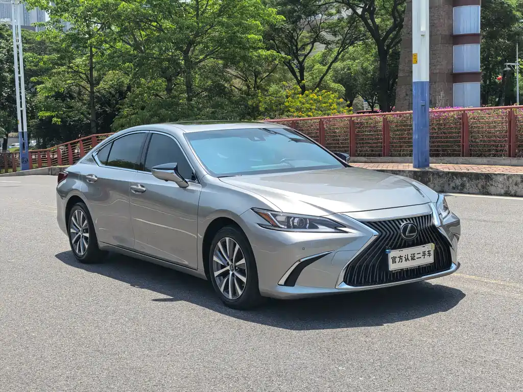 Lexus ES 2019 — фото 3