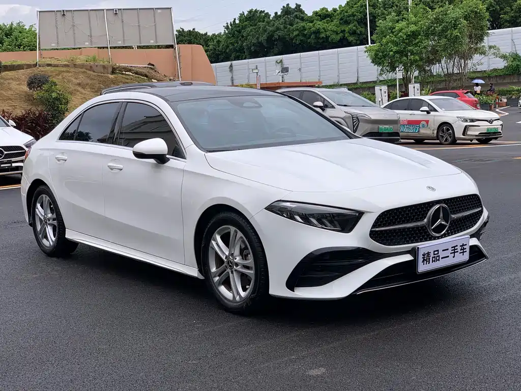Mercedes-Benz A-Class 2024 — фото 3
