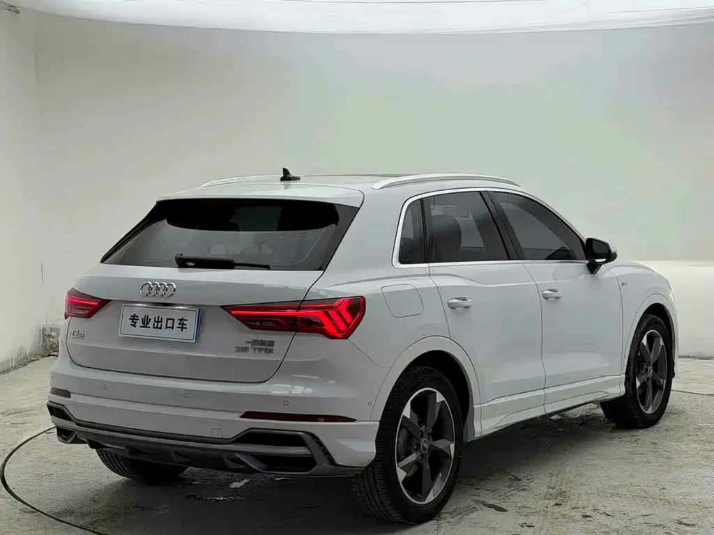 Audi Q3 2022 — фото 4
