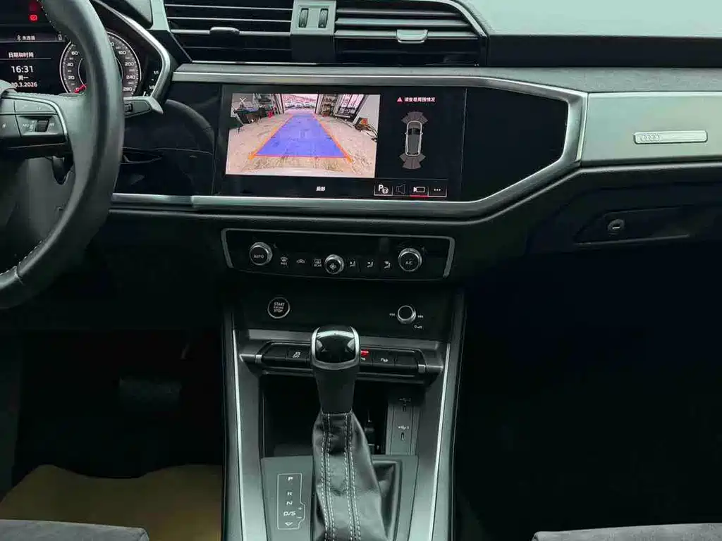 Audi Q3 2022 — фото 15