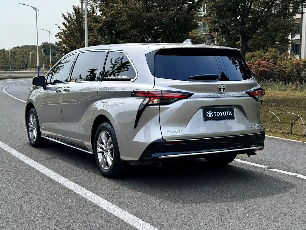 Toyota Sienna 2025 — фото 6