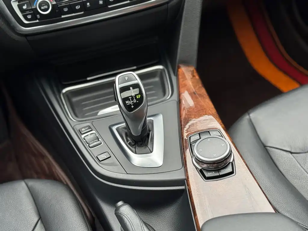BMW 3 Series 2015 — фото 15