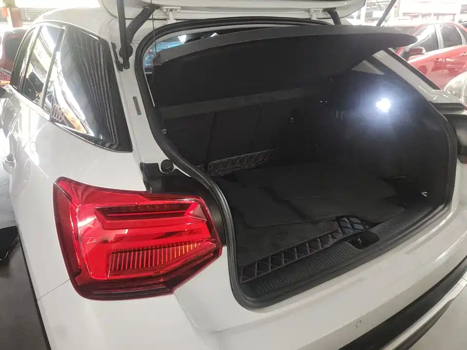 Audi Q2L 2019