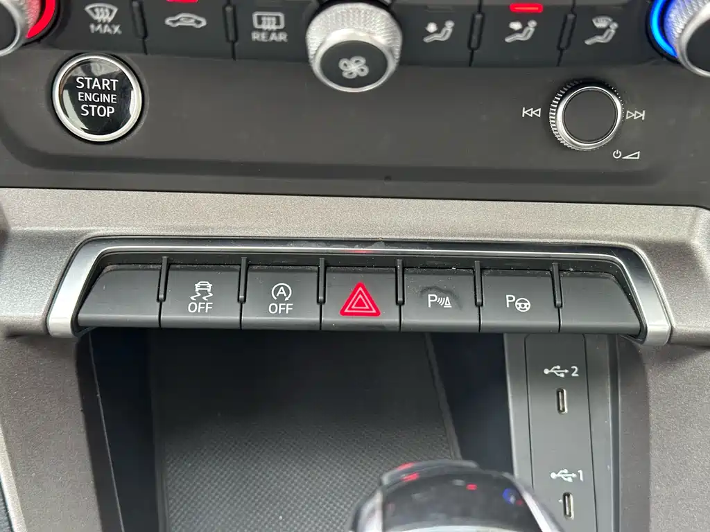 Audi Q3 2023 — фото 12