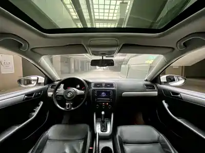 Volkswagen Sagitar 2012