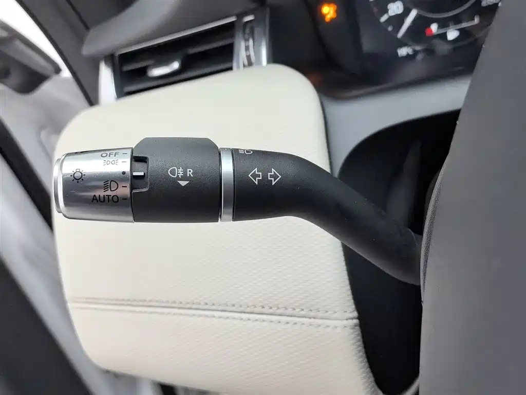 Land Rover Discovery Sport 2022 — фото 21