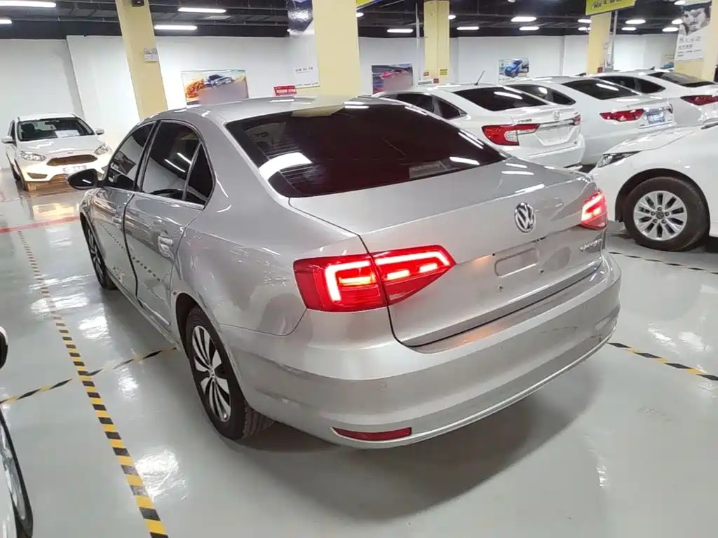 Volkswagen Sagitar 2017