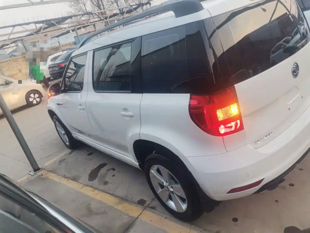 Skoda Yeti 2017 — фото 21