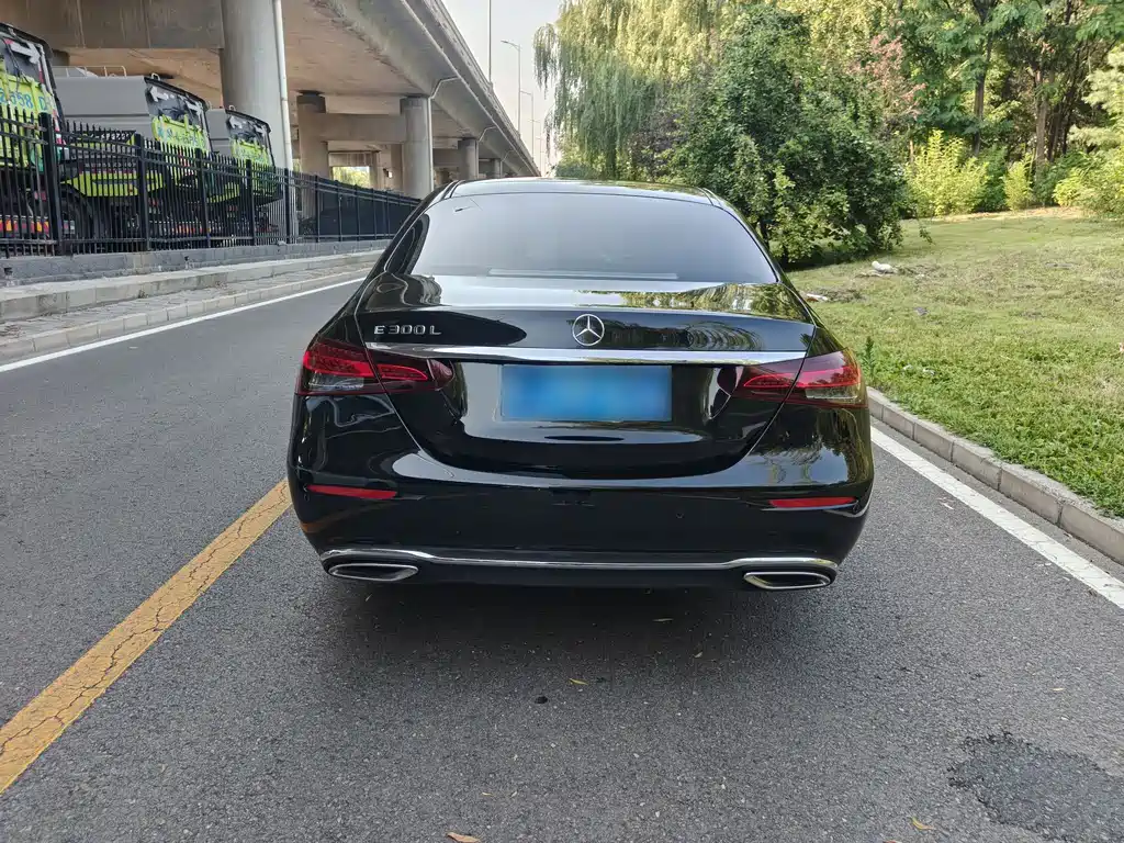 Mercedes-Benz E-Class 2020 — фото 20