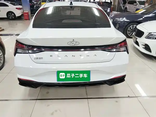 Hyundai Elantra 2022