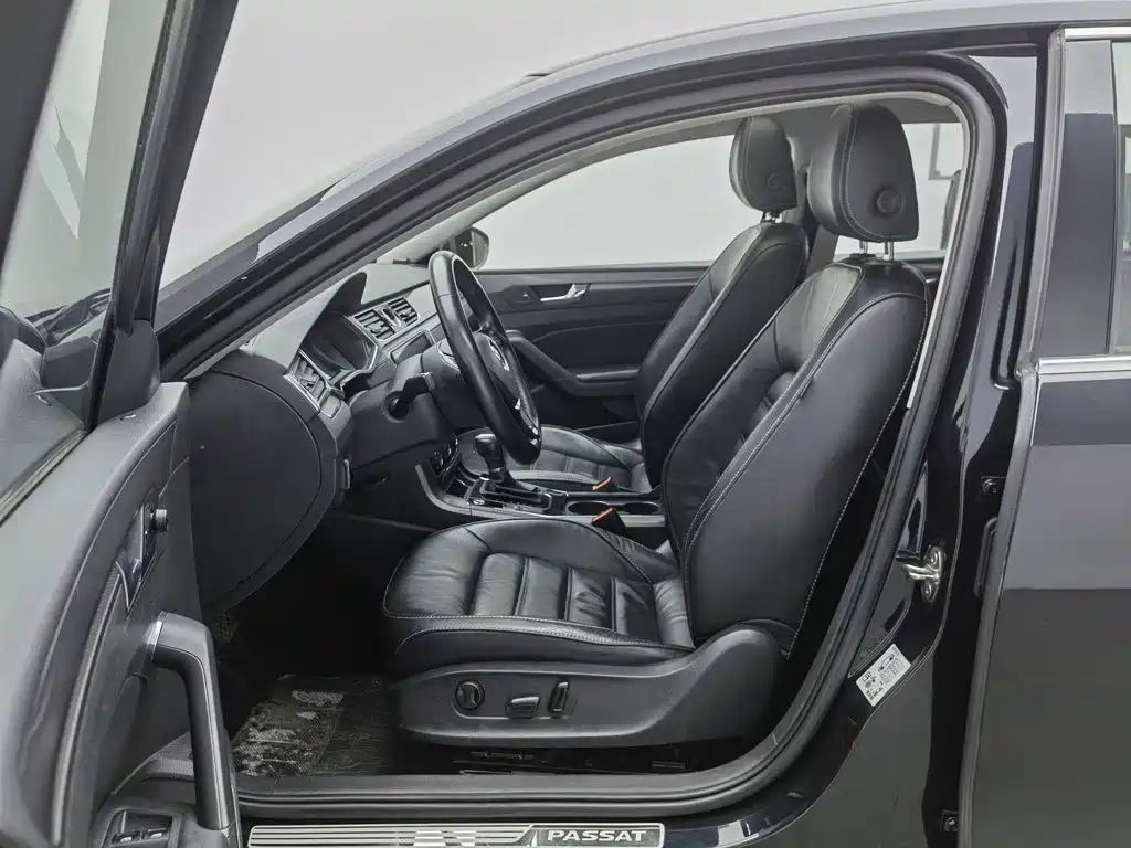 Volkswagen Passat 2018 — фото 10