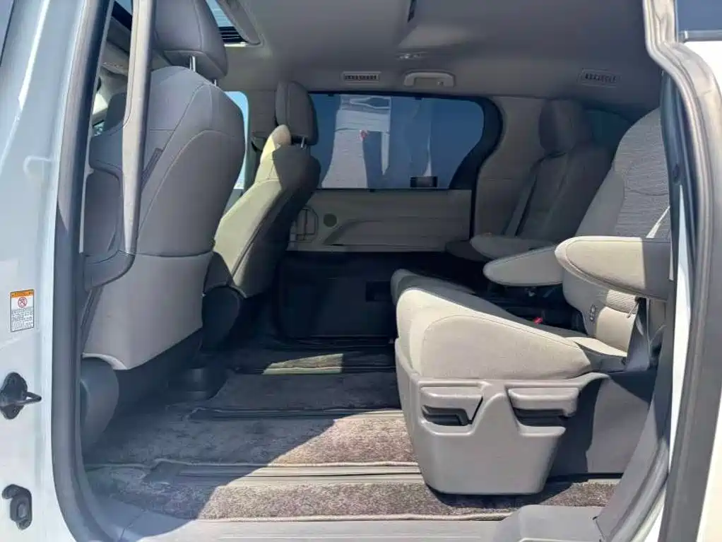 Toyota Sienna 2023