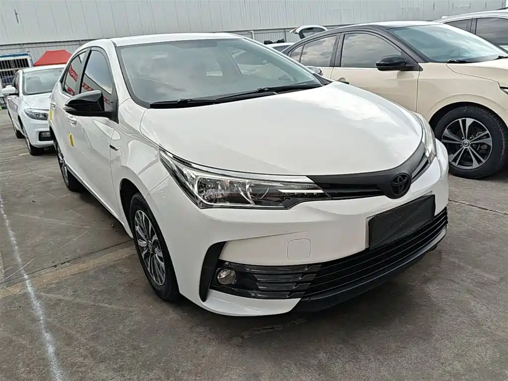 Toyota Corolla 2018 — фото 4